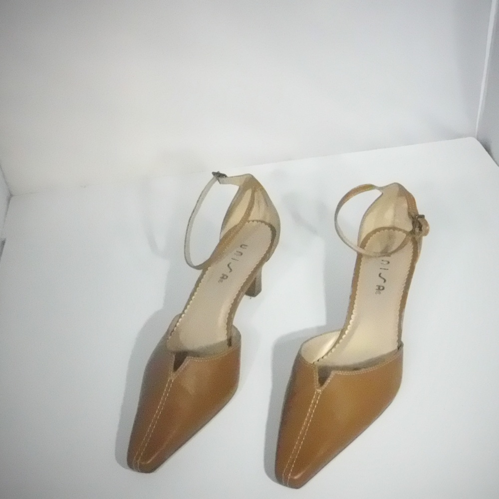Unisa Tan Pointy Toe  Sling  2 1/2 inch Heel 8B